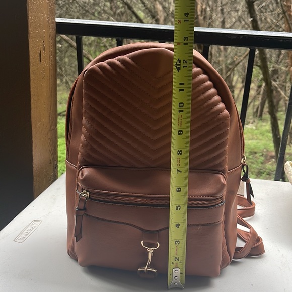 Backpack - Picture 4 of 8